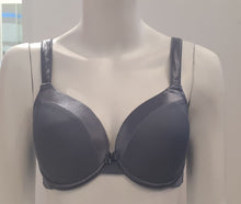 Load image into Gallery viewer, Full Cup Underwire Light Padded T-Shirt Bra