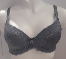 Load image into Gallery viewer, Underwire and Padded plus size bra