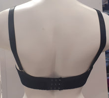 Load image into Gallery viewer, Full Cup Wireless Light Padded Soft Bra