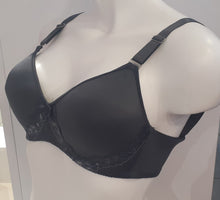 Load image into Gallery viewer, Full Cup Wireless Light Padded Soft Bra