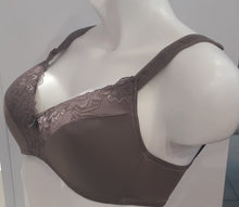 Load image into Gallery viewer, Wireless and light padded Plus Size Bra