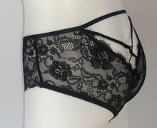 Load image into Gallery viewer, Full lace bikini panty V back criss cross underwear