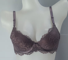 Load image into Gallery viewer, Full lace underwired padded T shirt Bra