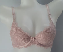 Load image into Gallery viewer, Full lace underwired padded T shirt Bra