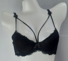 Load image into Gallery viewer, Strappy lace underwired bras