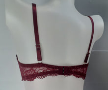 Load image into Gallery viewer, Strappy lace underwired bras