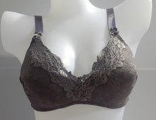 Load image into Gallery viewer, Wire free thin padded plus size bra