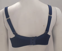 Load image into Gallery viewer, Full Cup Underwire Light Padded T-Shirt Bra

