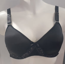 Load image into Gallery viewer, Full Cup Wireless Light Padded Soft Bra
