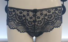 Load image into Gallery viewer, Floral lace panty
