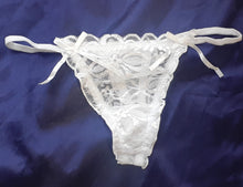 Load image into Gallery viewer, Lacey fancy G string
