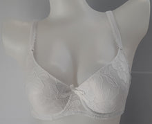 Load image into Gallery viewer, Underwired lace full coverage plus size bra

