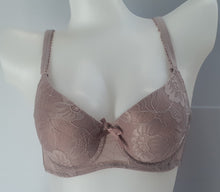 Load image into Gallery viewer, Underwired lace full coverage plus size bra
