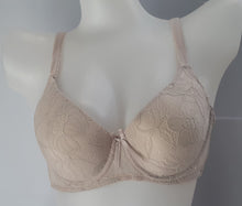Load image into Gallery viewer, Underwired lace full coverage plus size bra
