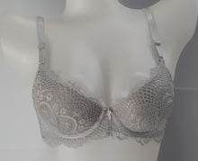 Load image into Gallery viewer, Full lace underwired padded T shirt Bra
